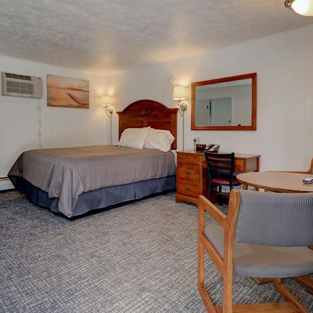 Sanfordinn Room photo