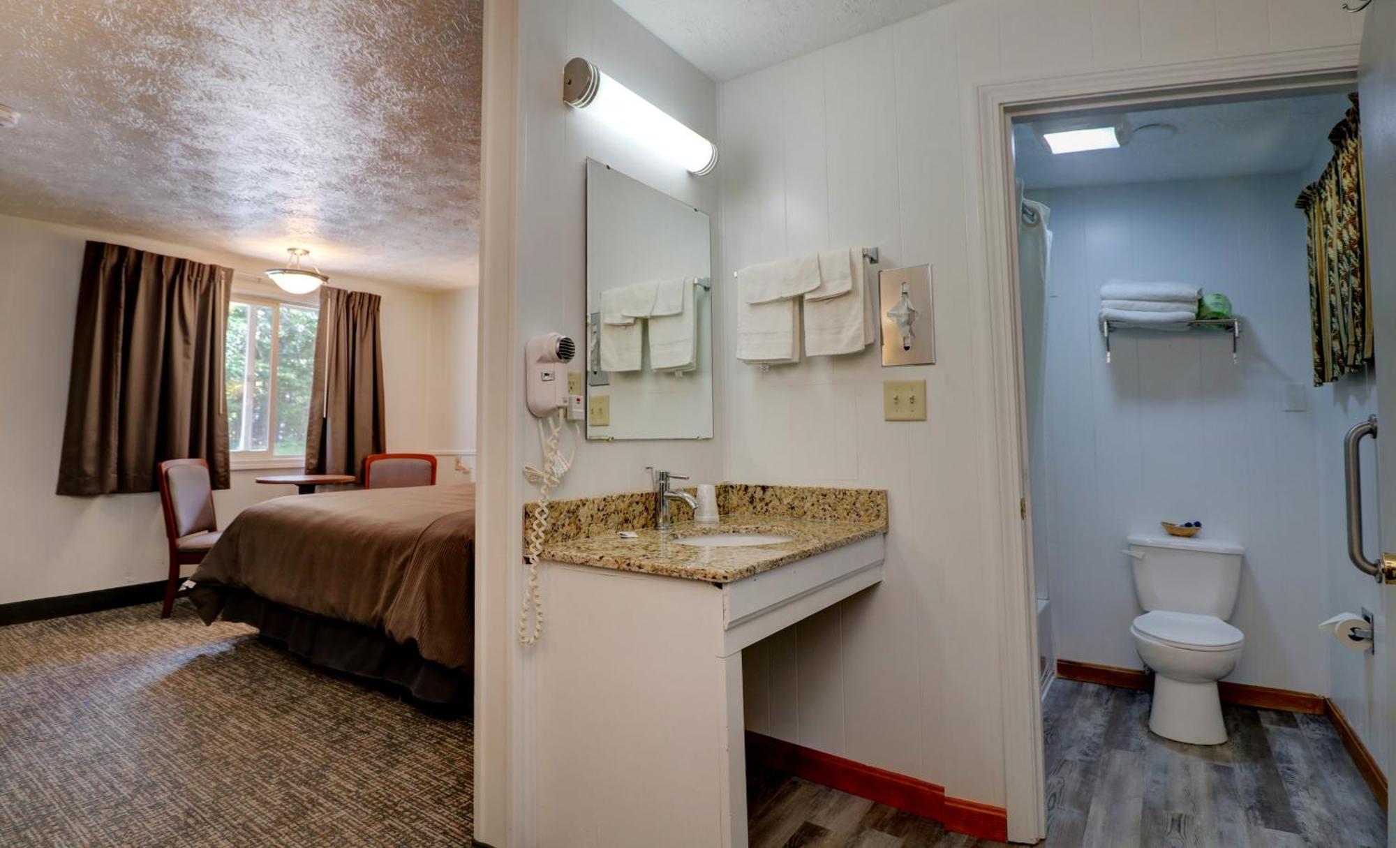 Sanfordinn Room photo