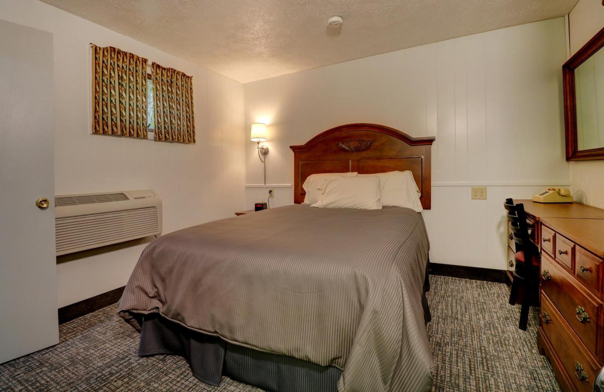 Sanfordinn Room photo